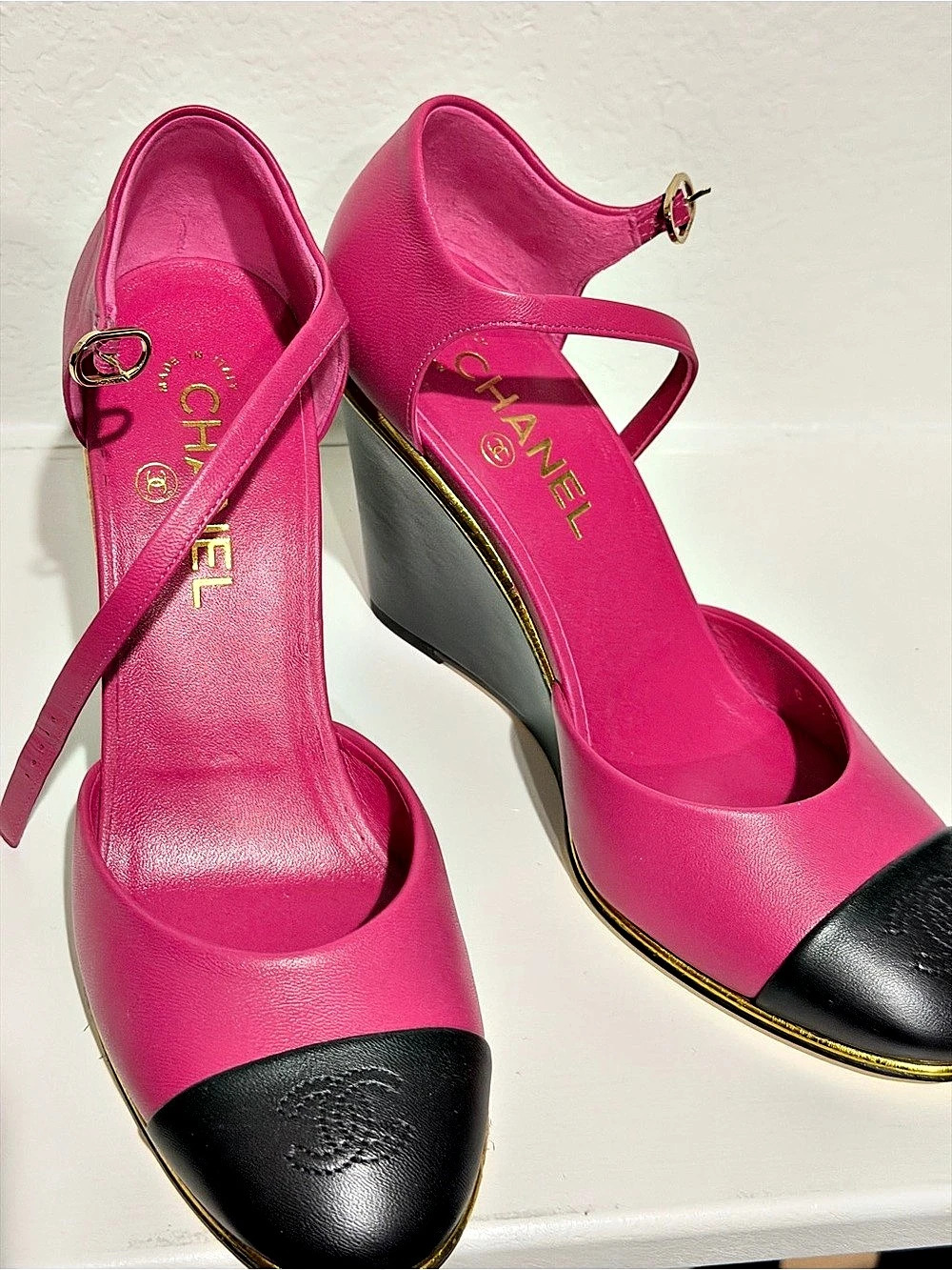 Chanel Lambskin Cap Toe Open Wedge Pumps in fuchsia 38.5